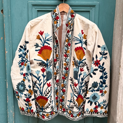 Veste brodée en velours blanc cassé
