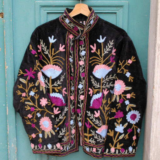 Veste brodée en velours noire