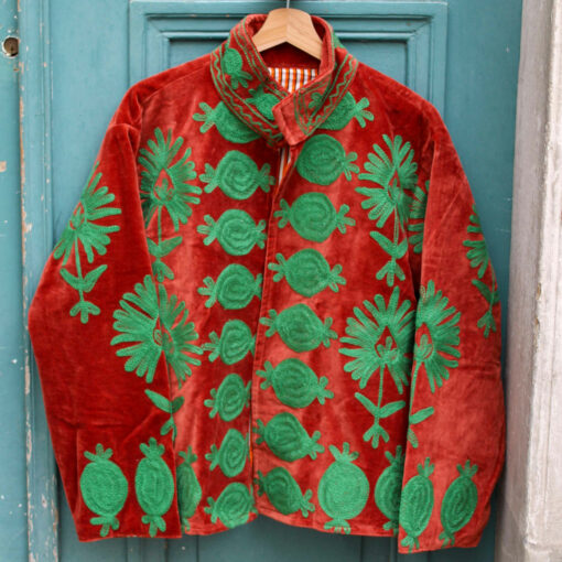 Veste brodée en velours rouge et verte