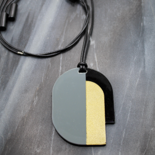 Sautoir géométrique