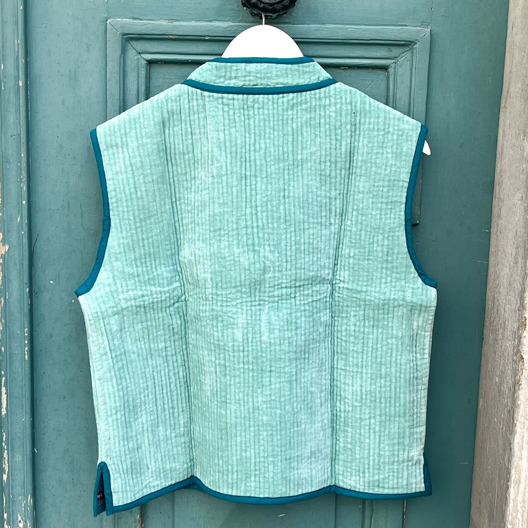 Veste Indienne sans manches velours turquoise et bleu canard – Image 2