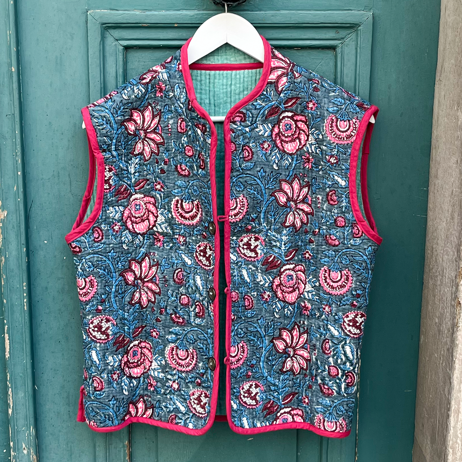 Veste Indienne sans manches velours turquoise et rose – Image 3