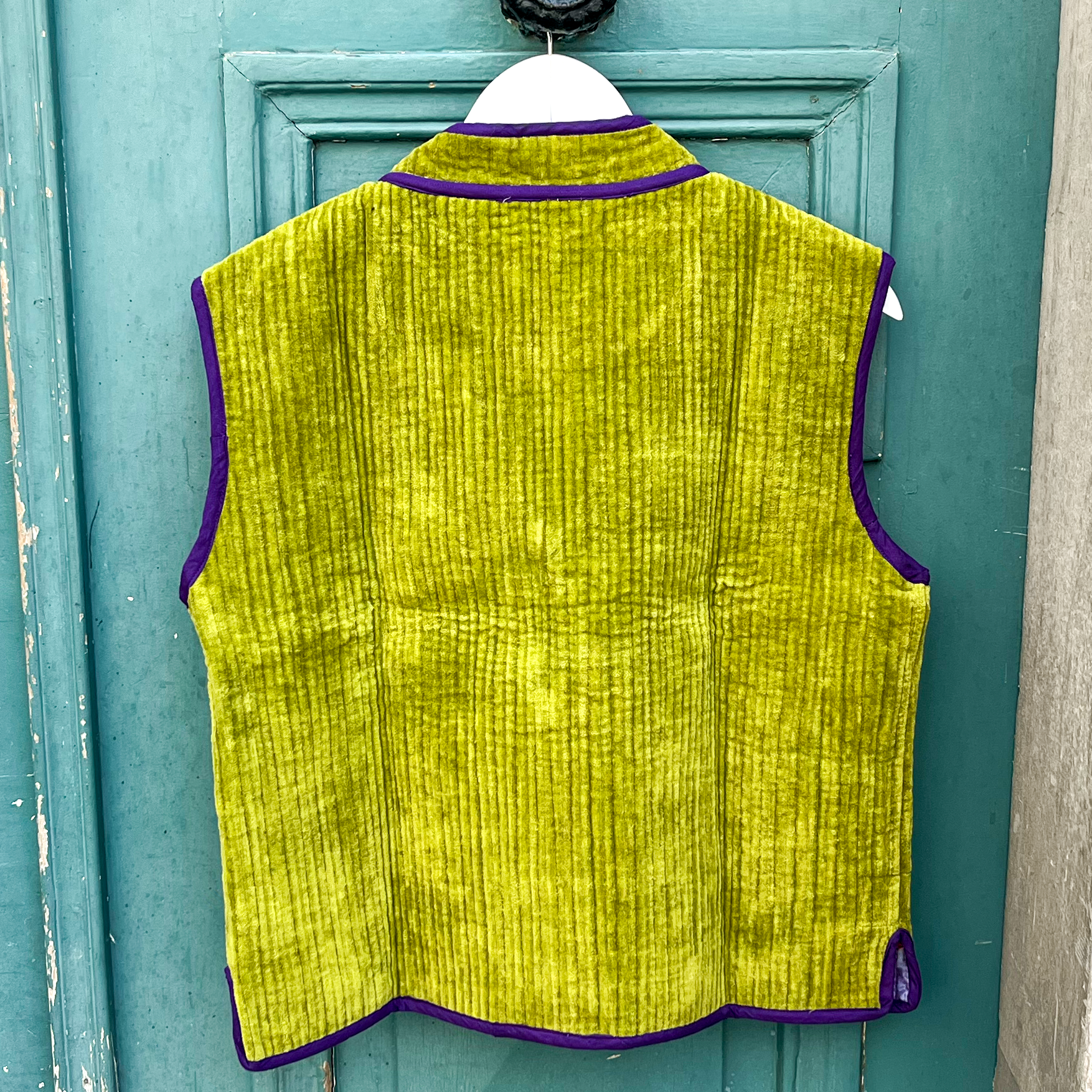 Veste Indienne sans manches velours verte et violette – Image 2