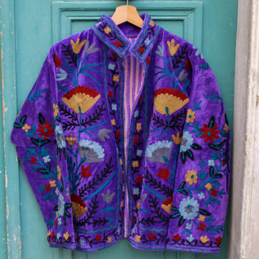 Veste brodée en velours violet