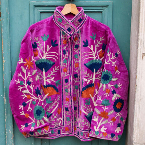 Veste brodée en velours violine